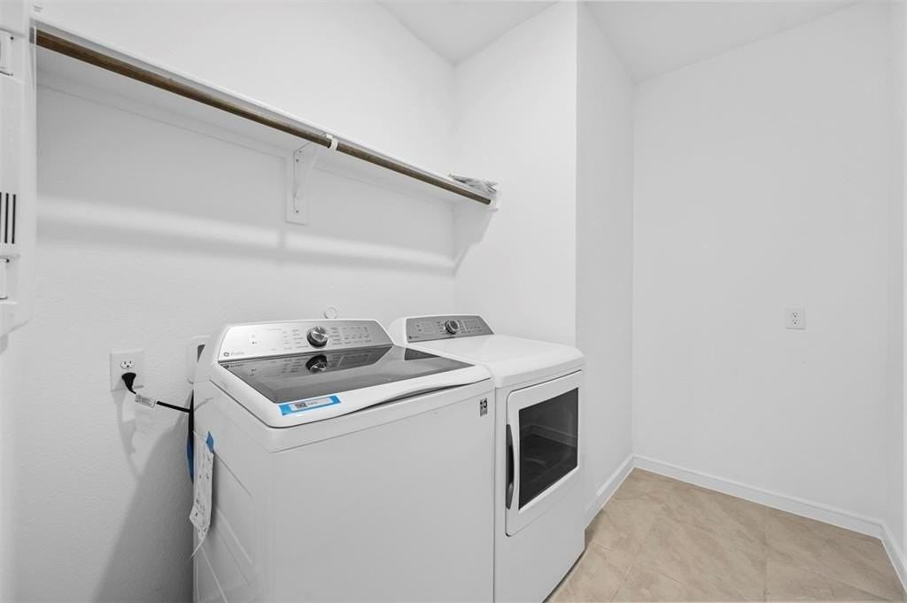 1428 Victoria St - Photo 6 of 20