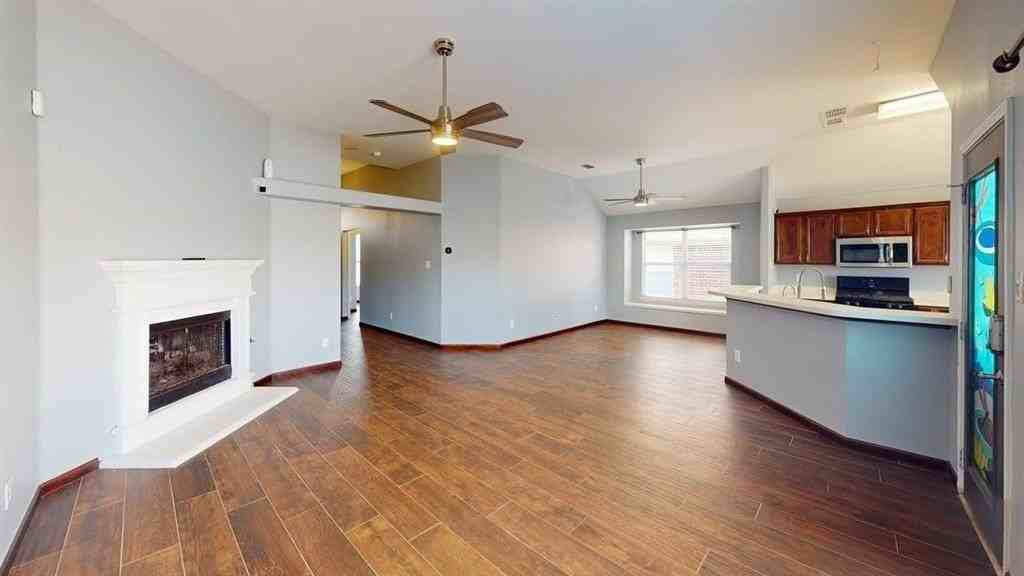 9212 Bedford Ln - Photo 6 of 20