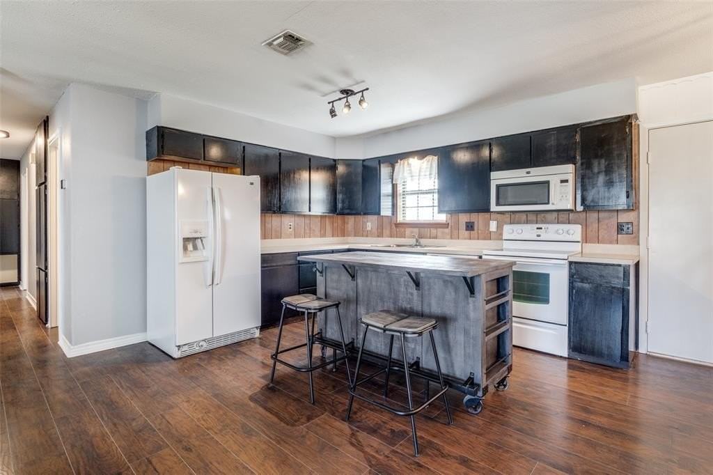 311 W Fern St - Photo 5 of 13