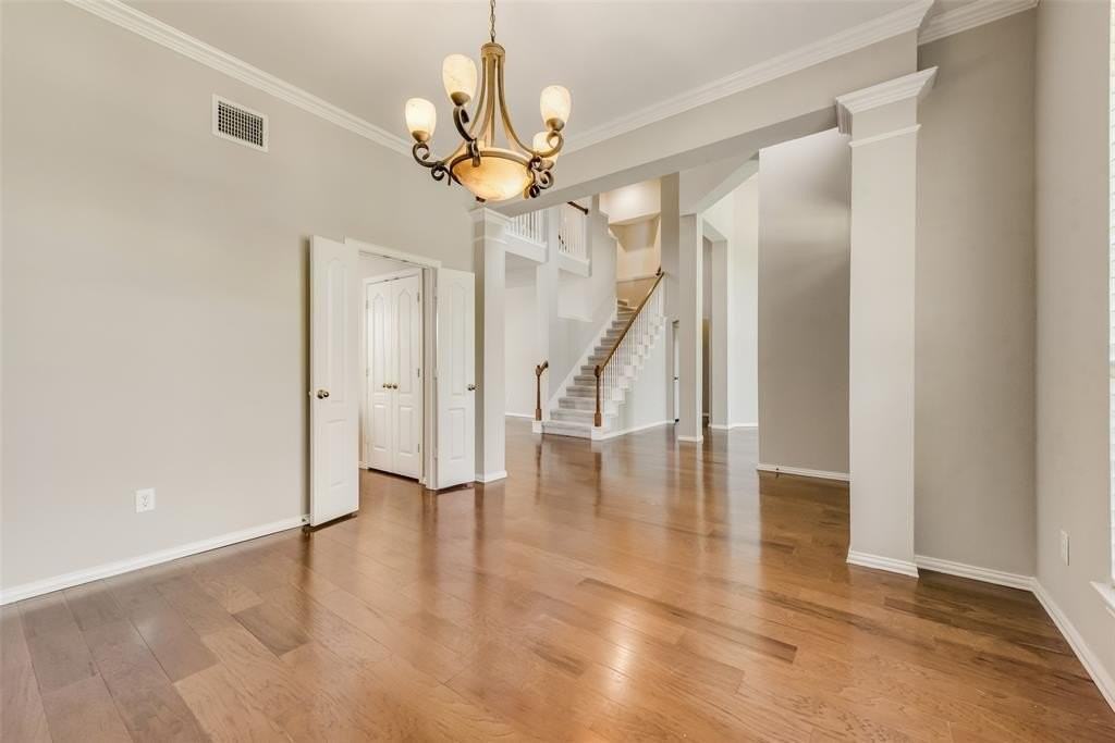 3908 Clifton Dr - Photo 4 of 22