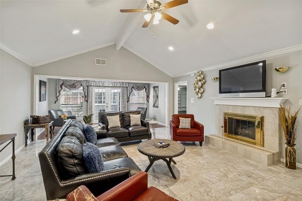 3024 Encino Dr - Photo 5 of 25