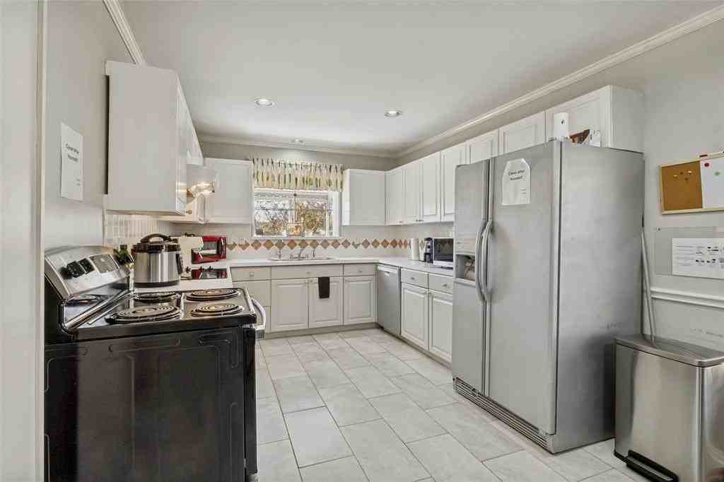 3024 Encino Dr - Photo 7 of 25