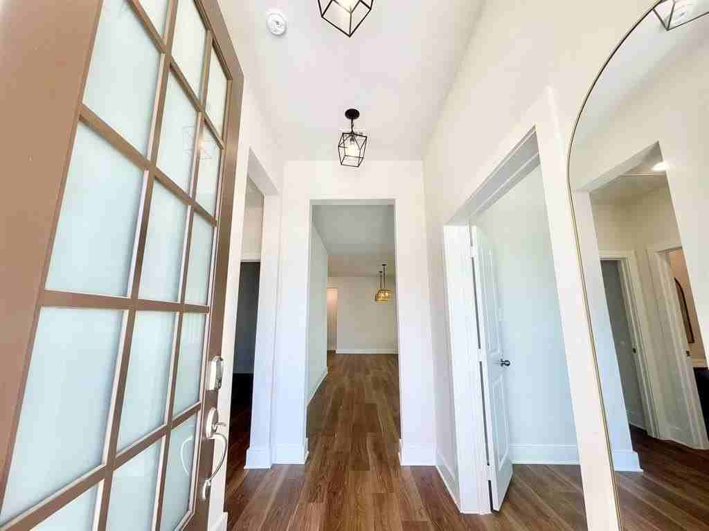 3320 Eddington Dr - Photo 6 of 35