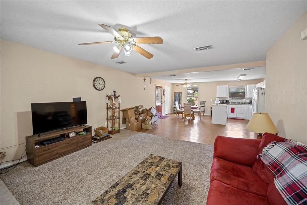 222 Oak Ct - Photo 4 of 22