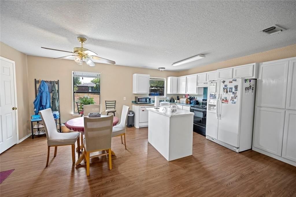 222 Oak Ct - Photo 6 of 22