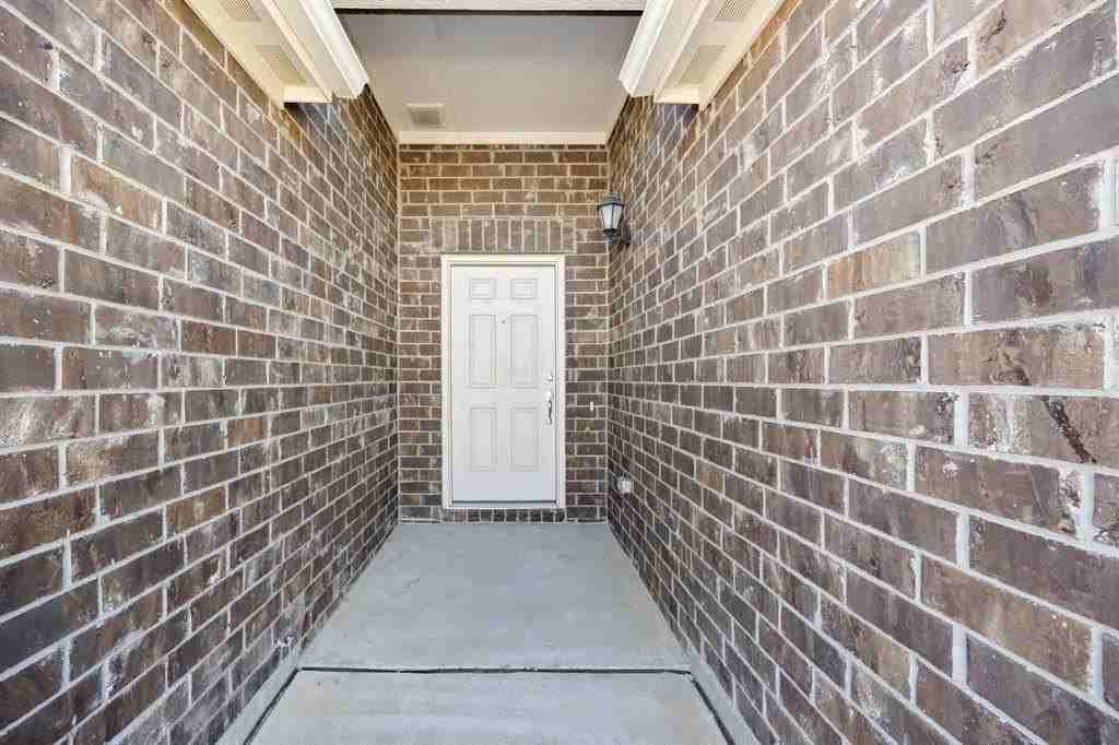 4805 Cleves Ave - Photo 3 of 39