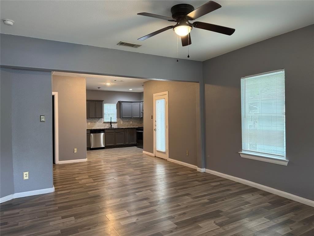 7315 Toland St - Photo 3 of 16