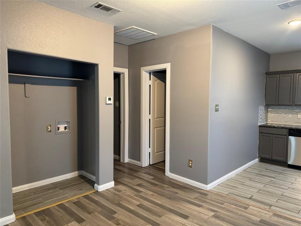 7315 Toland St - Photo 5 of 16