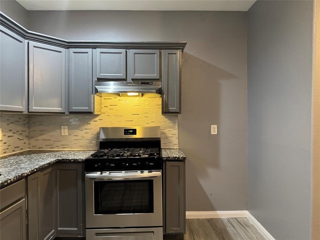 7315 Toland St - Photo 6 of 16