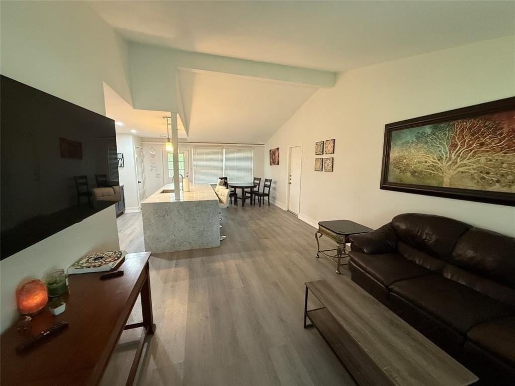 819 Loganwood Ave - Photo 2 of 18