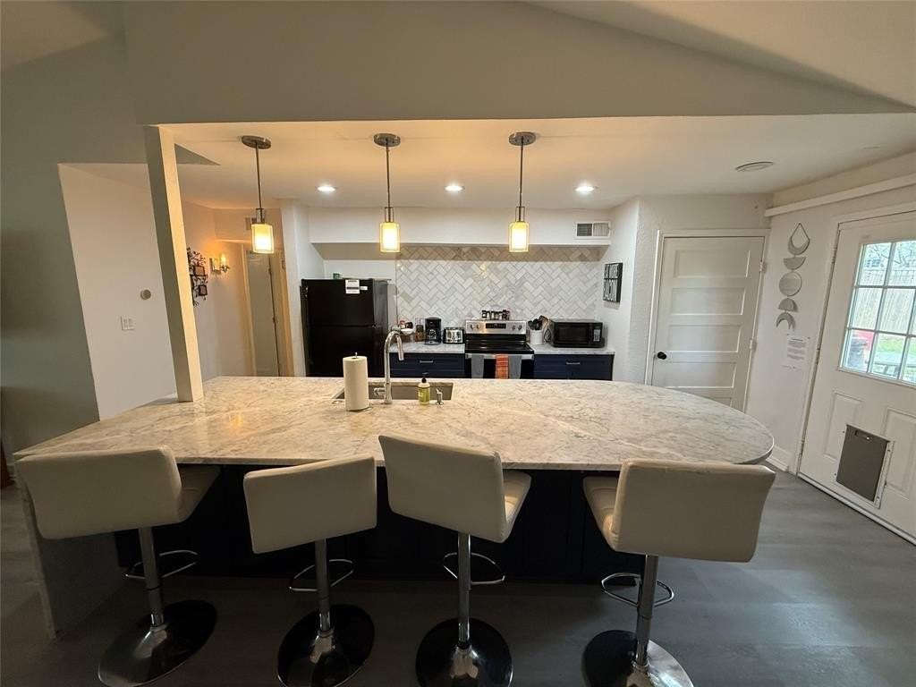 819 Loganwood Ave - Photo 5 of 18