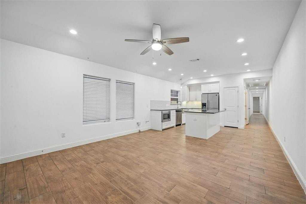 607 E Carter St #609 - Photo 3 of 21