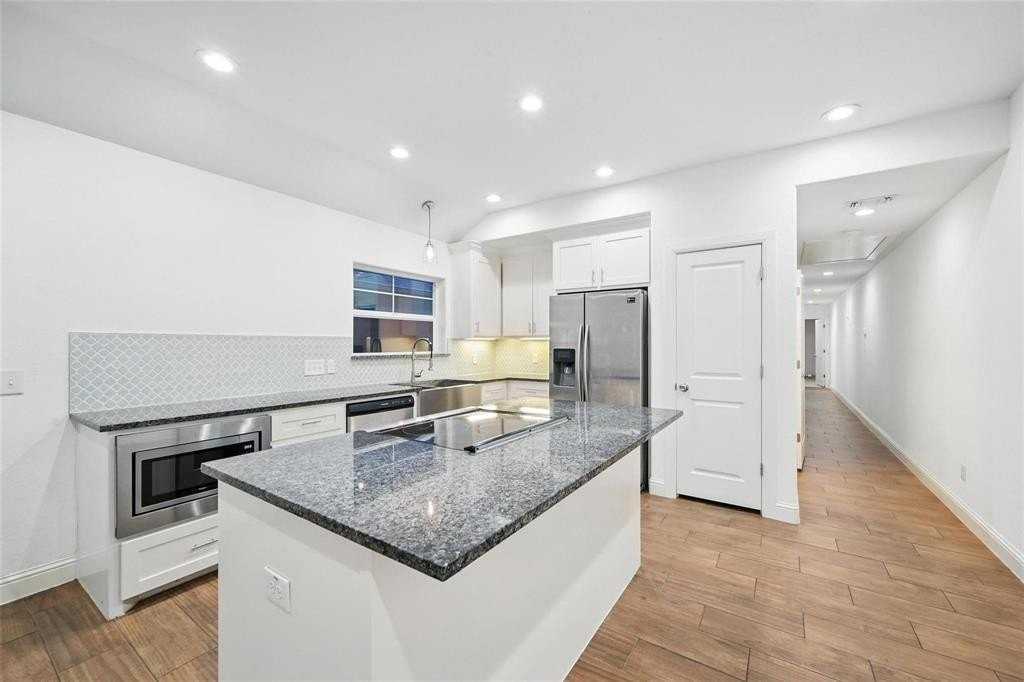 607 E Carter St #609 - Photo 6 of 21