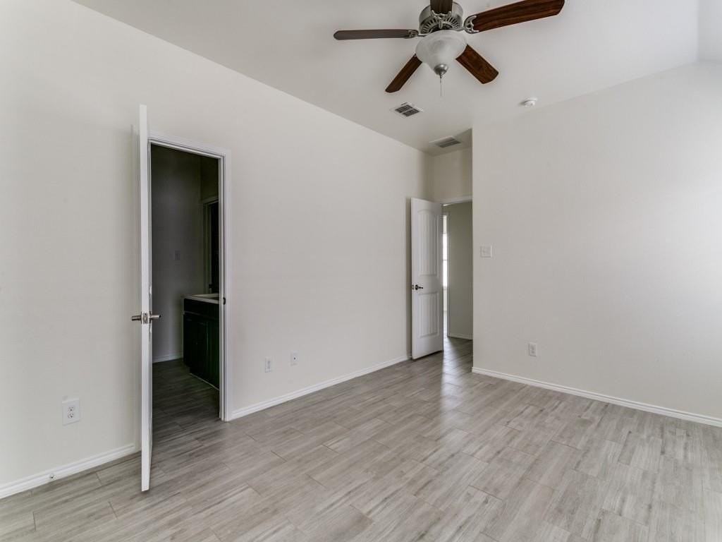 600 Pollyann Trl - Photo 3 of 23