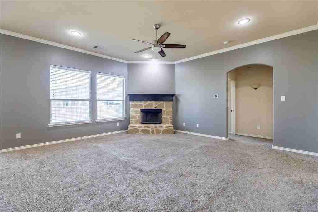 637 Peach Ln - Photo 4 of 23