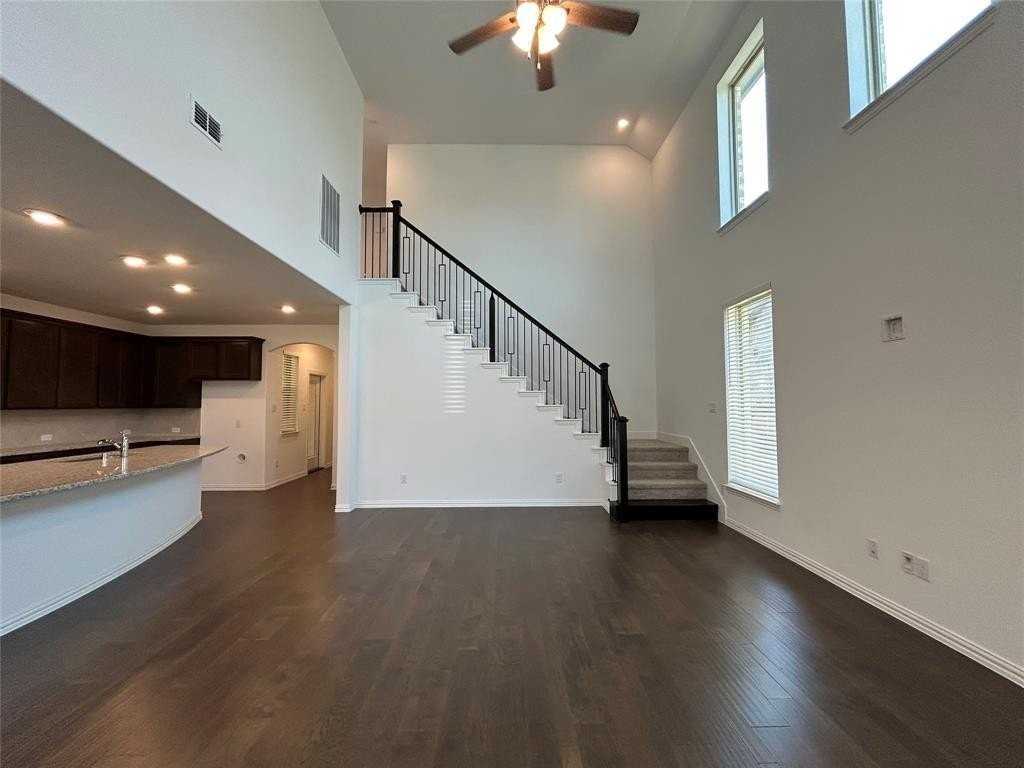 1448 Sun Garden Way - Photo 5 of 28