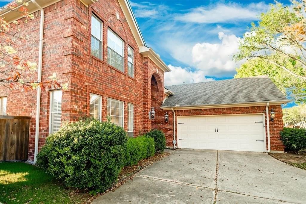 2701 Stone Creek Dr - Photo 4 of 38