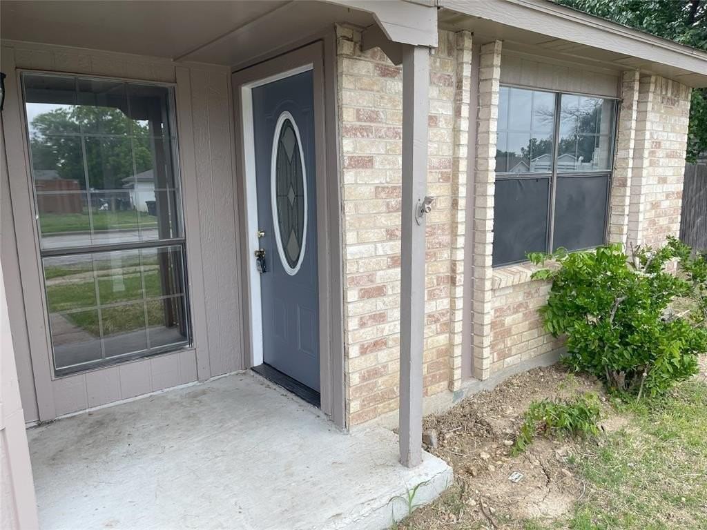 4113 Pepperbush Dr - Photo 2 of 14