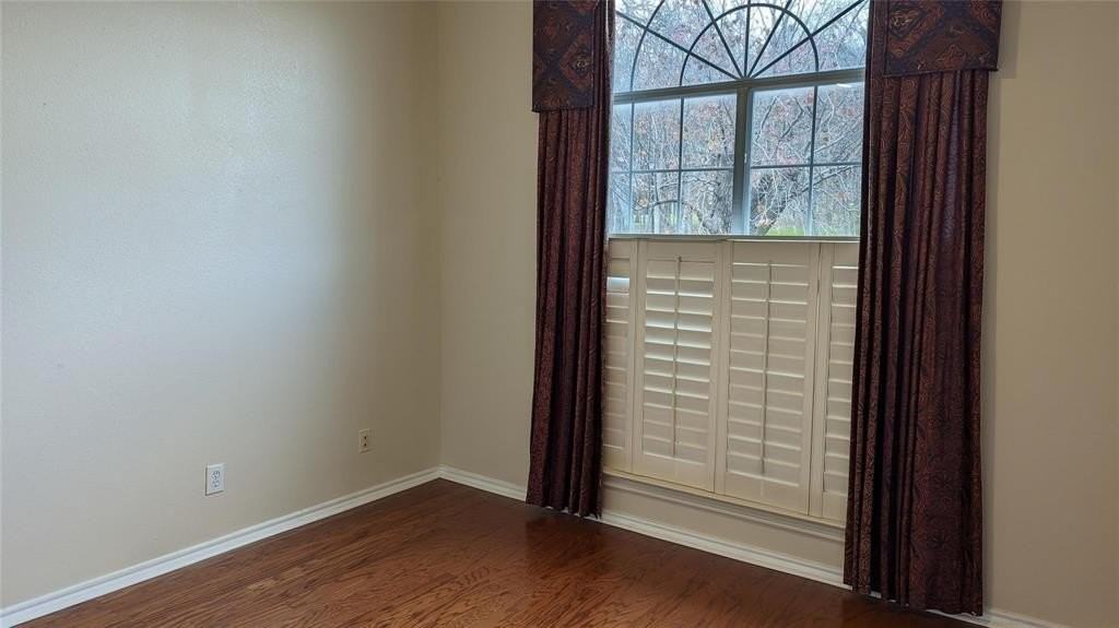 1115 Cambridge Dr - Photo 7 of 21