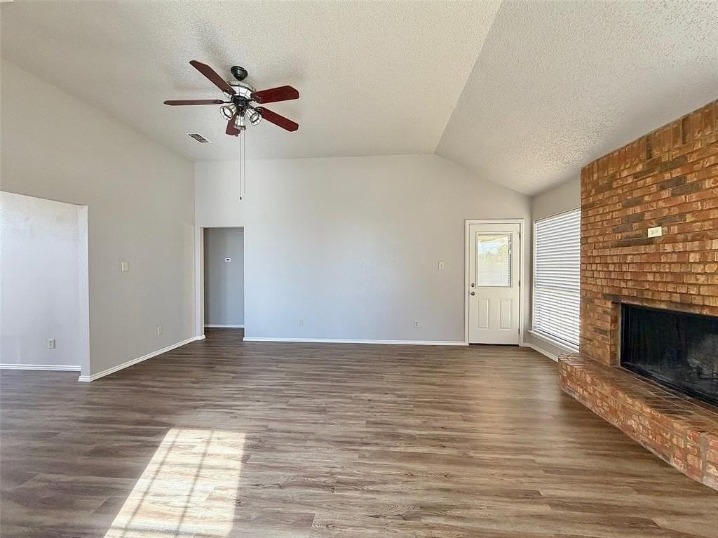 3101 Hillcrest Dr - Photo 3 of 19