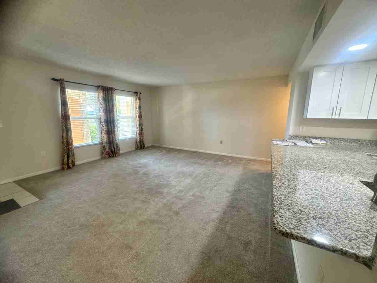 3607 Edgewater Dr - Photo 3 of 19