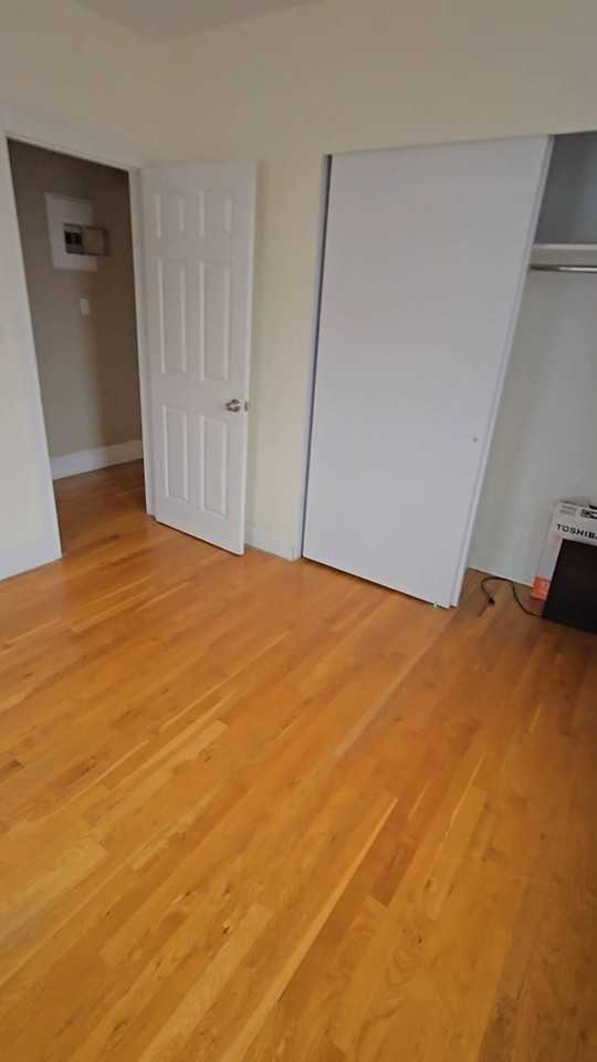 3919 62nd St - Photo 7 of 8