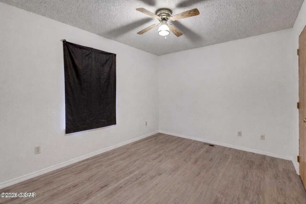 836 S Patterson Ave - Photo 5 of 11