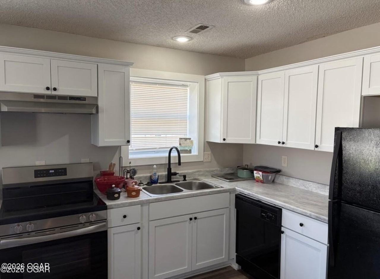 836 S Patterson Ave - Photo 6 of 11