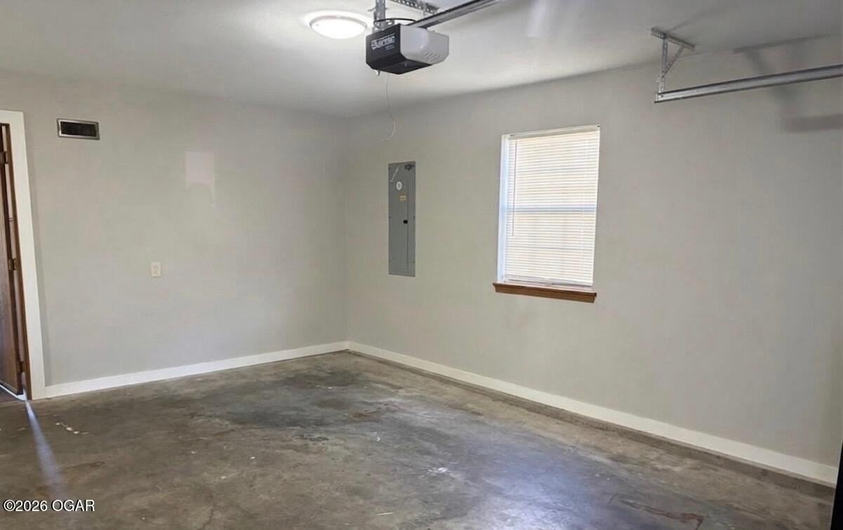 836 S Patterson Ave - Photo 7 of 11