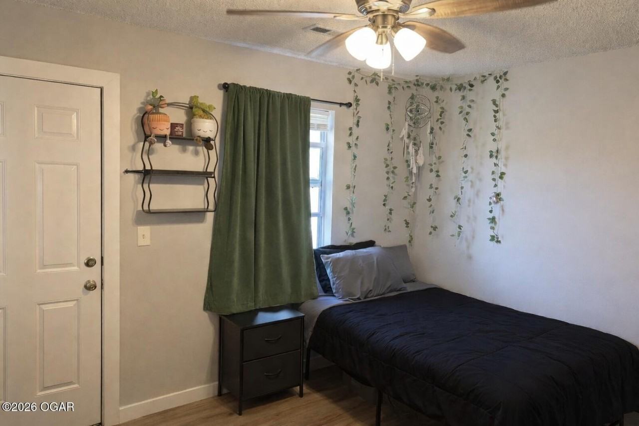 836 S Patterson Ave - Photo 5 of 12