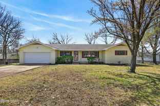 3210 Moorhead Dr - Photo 1 of 1