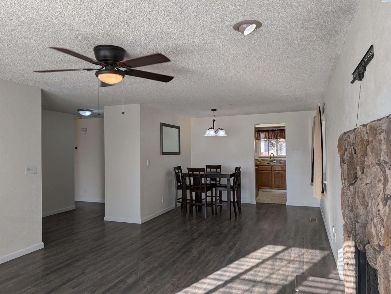 8906 W Hood Ave - Photo 7 of 35