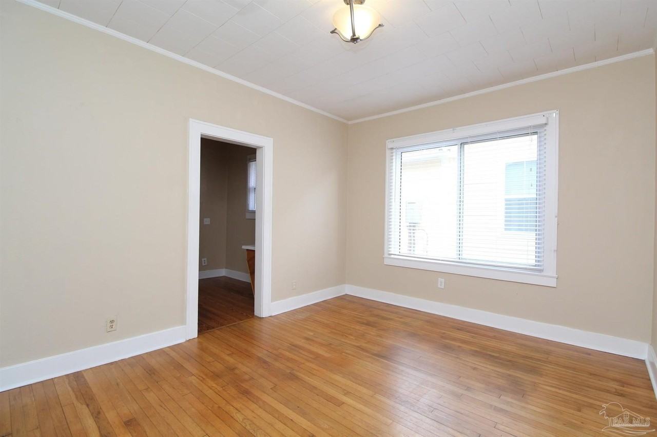 1504 E Strong St - Photo 5 of 28