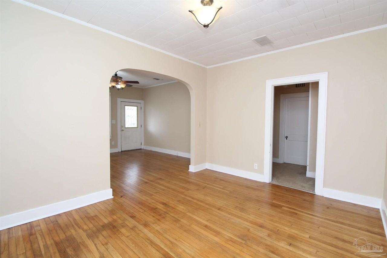 1504 E Strong St - Photo 6 of 28