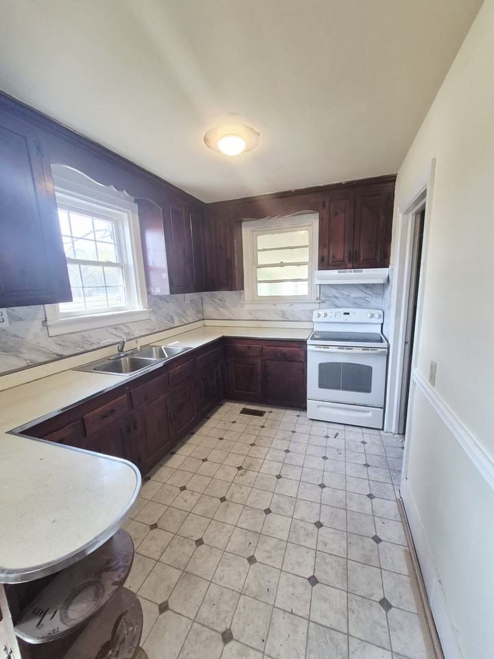 5140 Alberene Rd #1 - Photo 6 of 22