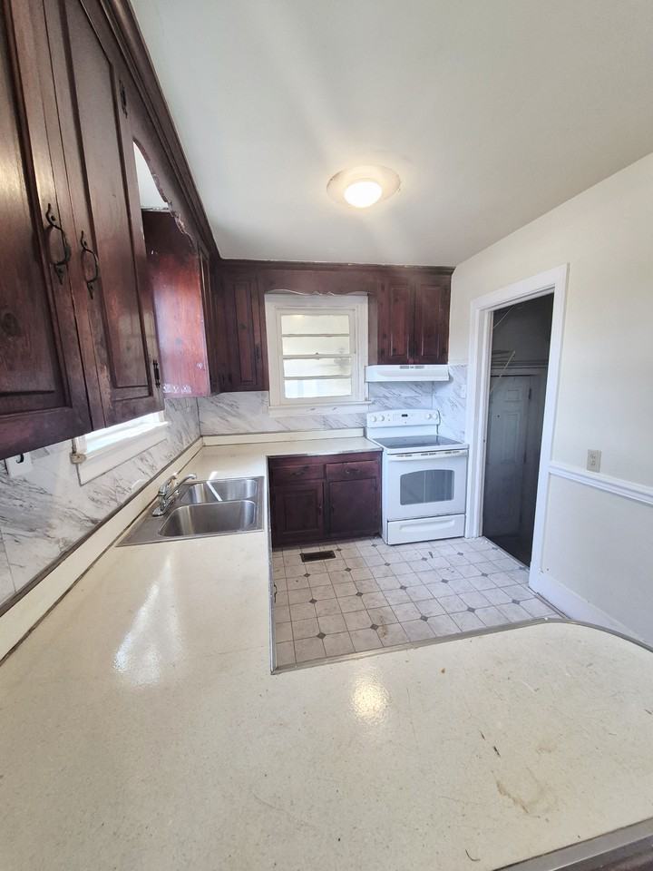 5140 Alberene Rd #1 - Photo 7 of 22