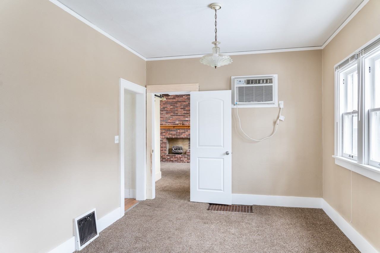 712 W 22nd St #712 - Photo 3 of 29