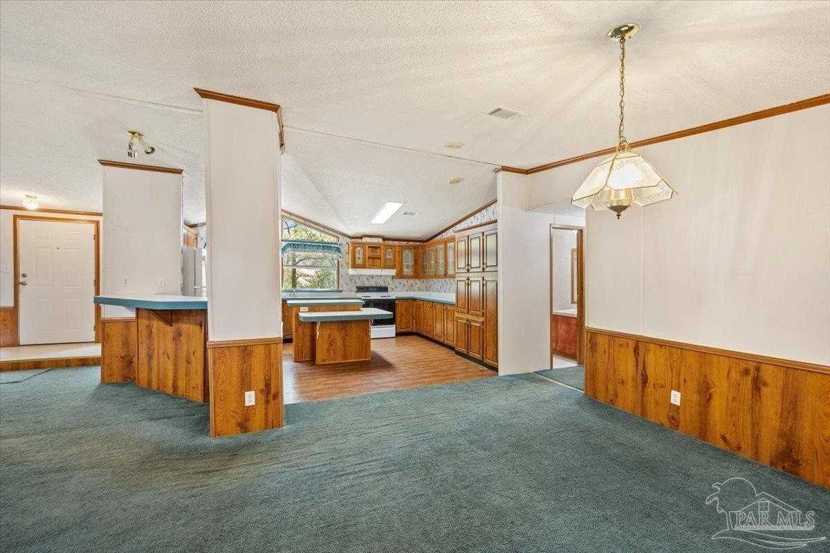 4205 Elvis Presley Dr - Photo 5 of 33