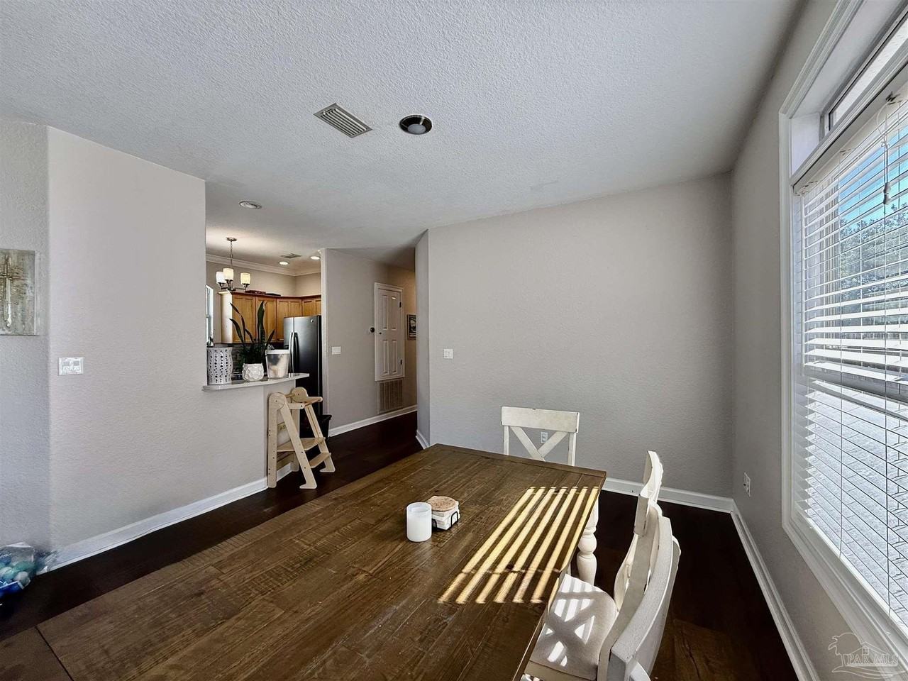 1313 E Strong St - Photo 6 of 37