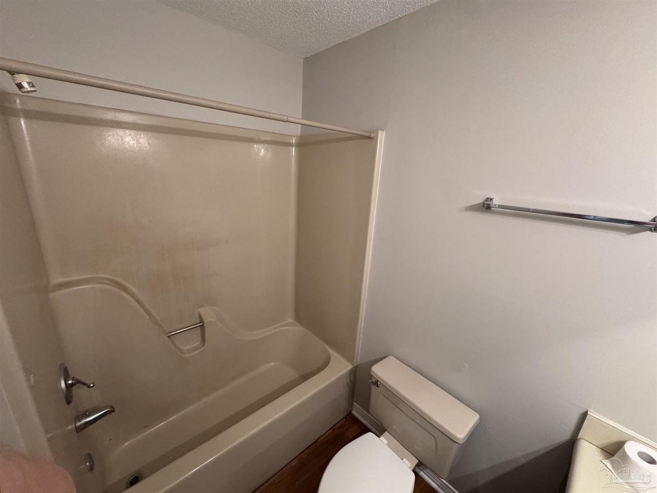 6417 Kennington Cir - Photo 7 of 17