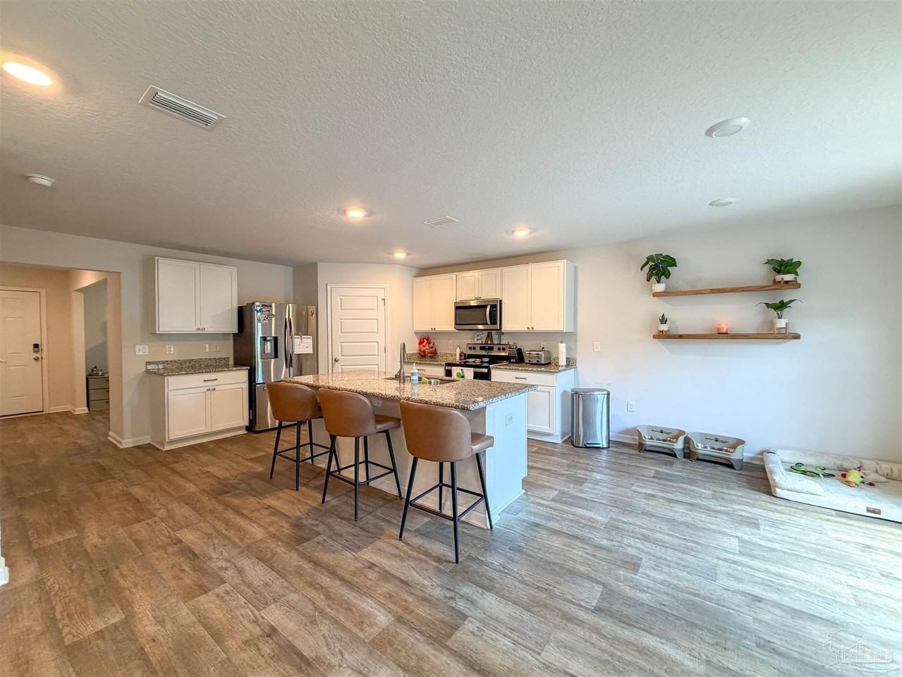 5469 Merlin Way - Photo 6 of 40