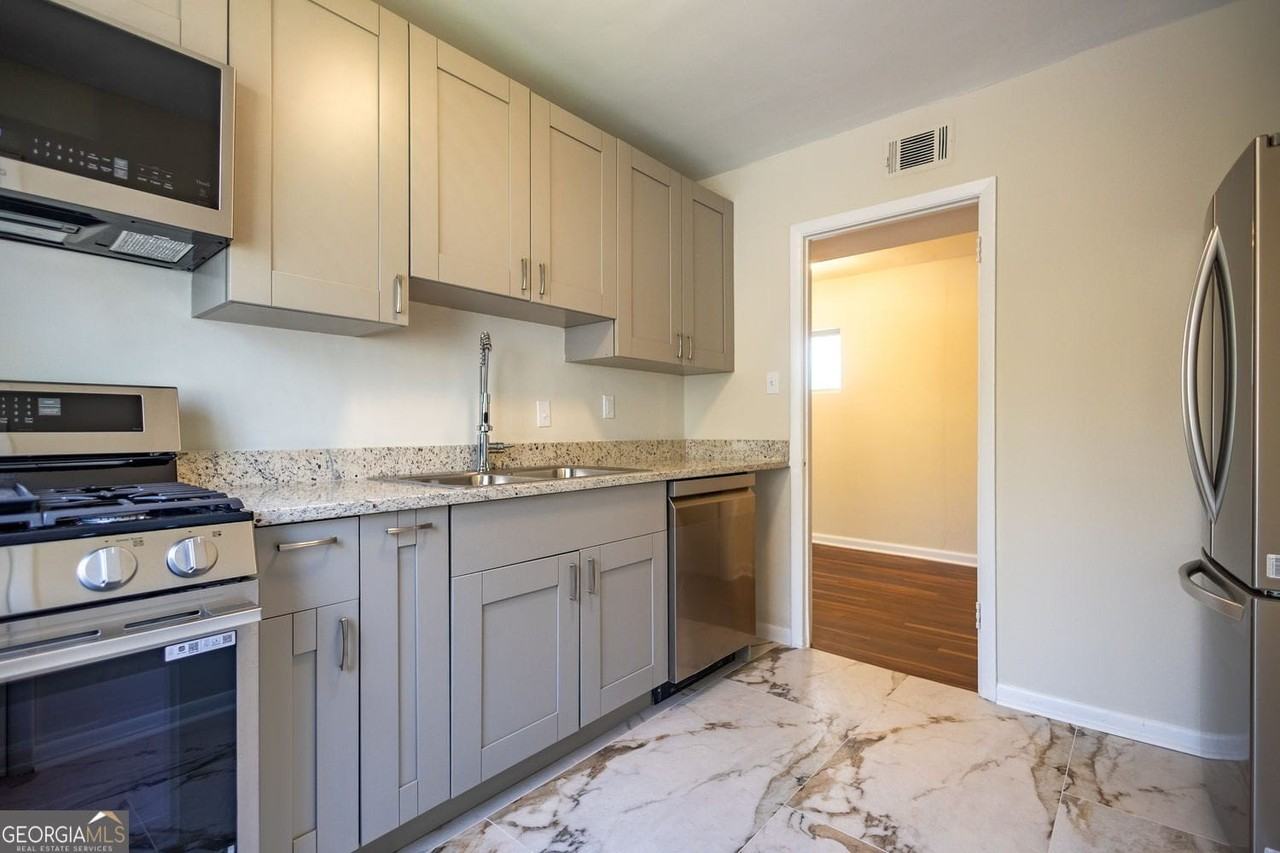 91 Rumson Rd Ne - Photo 5 of 19