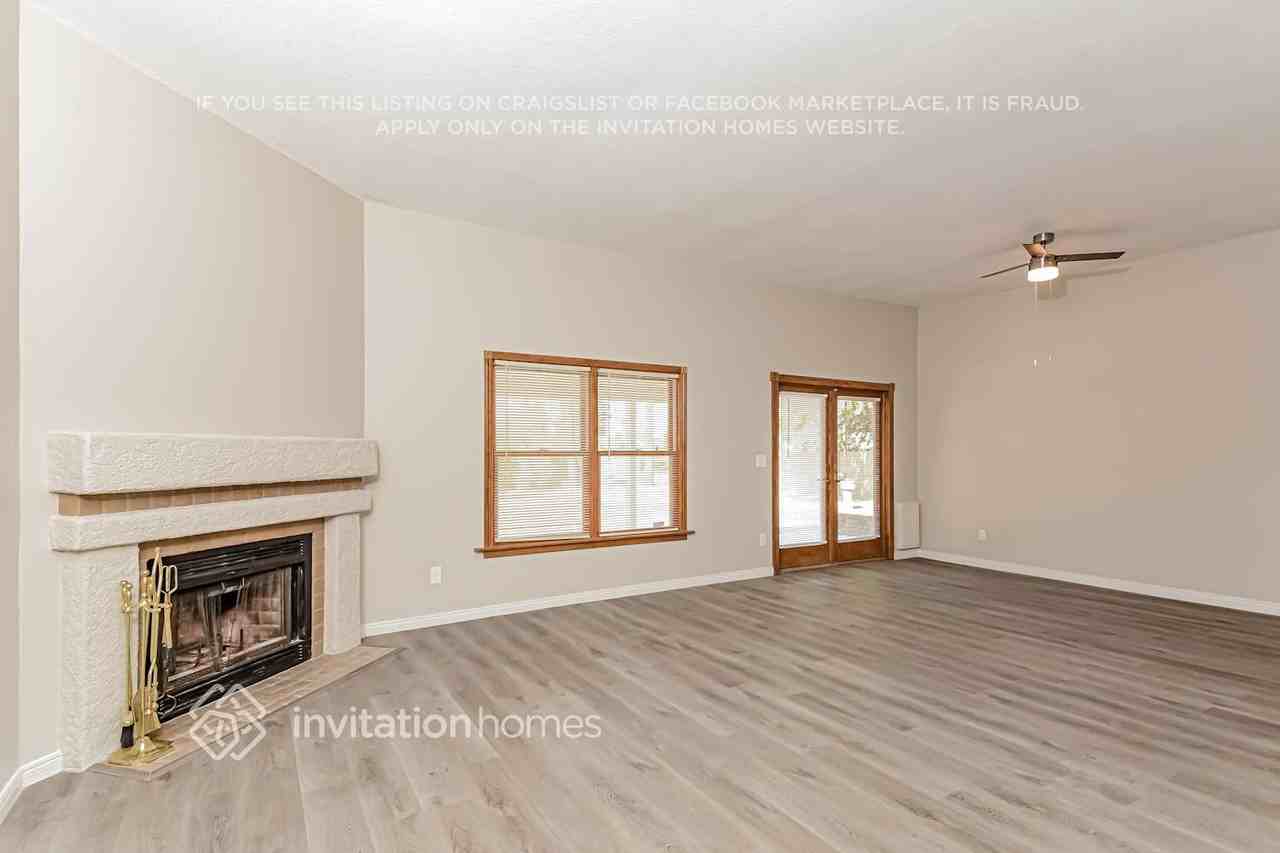 5439 W North Ln - Photo 2 of 16