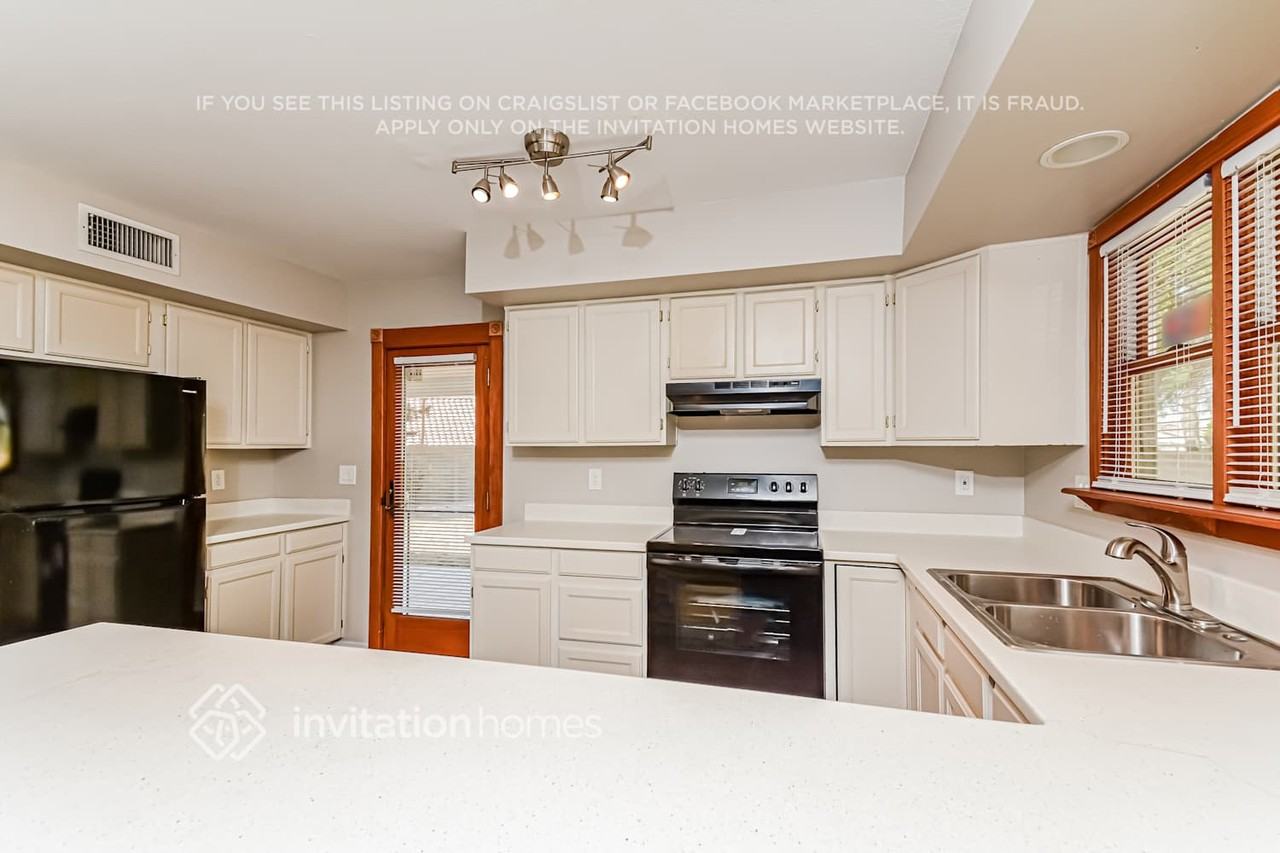 5439 W North Ln - Photo 6 of 16