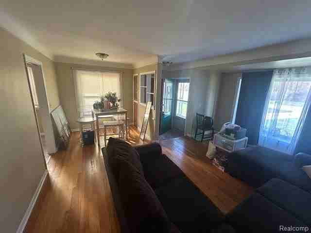 27225 Lyndon - Photo 3 of 10