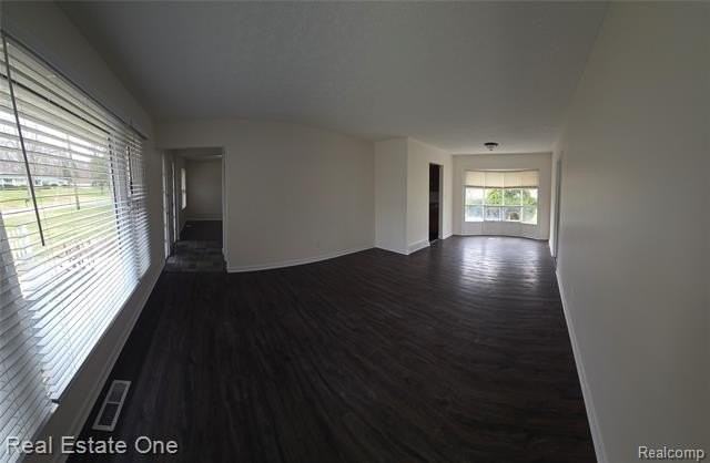 25825 Sierra Dr - Photo 2 of 18