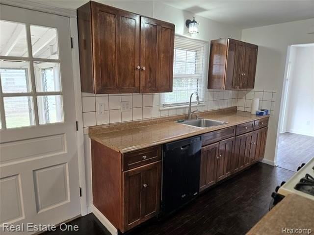 25825 Sierra Dr - Photo 5 of 18