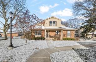 featured image of 8641 Crabapple Ln