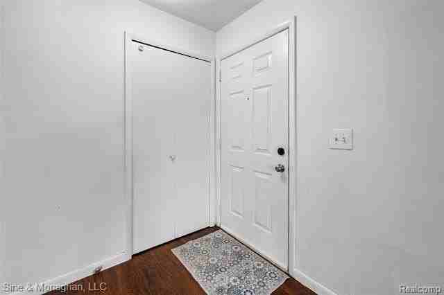 8641 Crabapple Ln - Photo 2 of 32