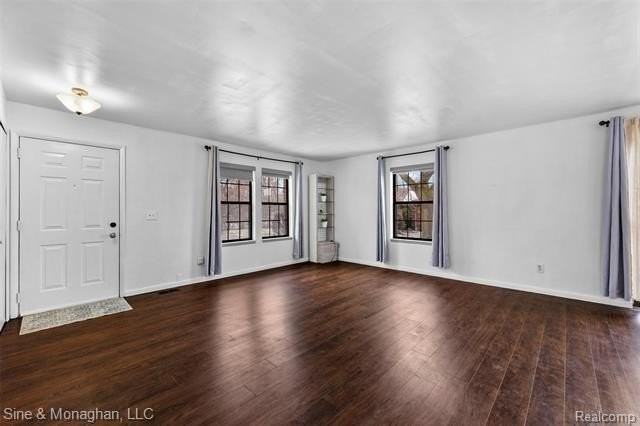 8641 Crabapple Ln - Photo 4 of 32